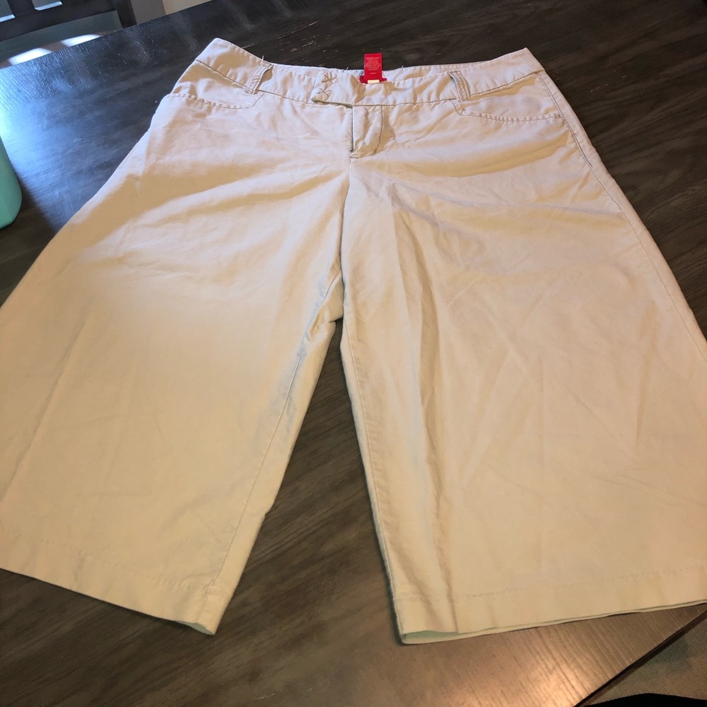 Mossimo Wide Leg Capris